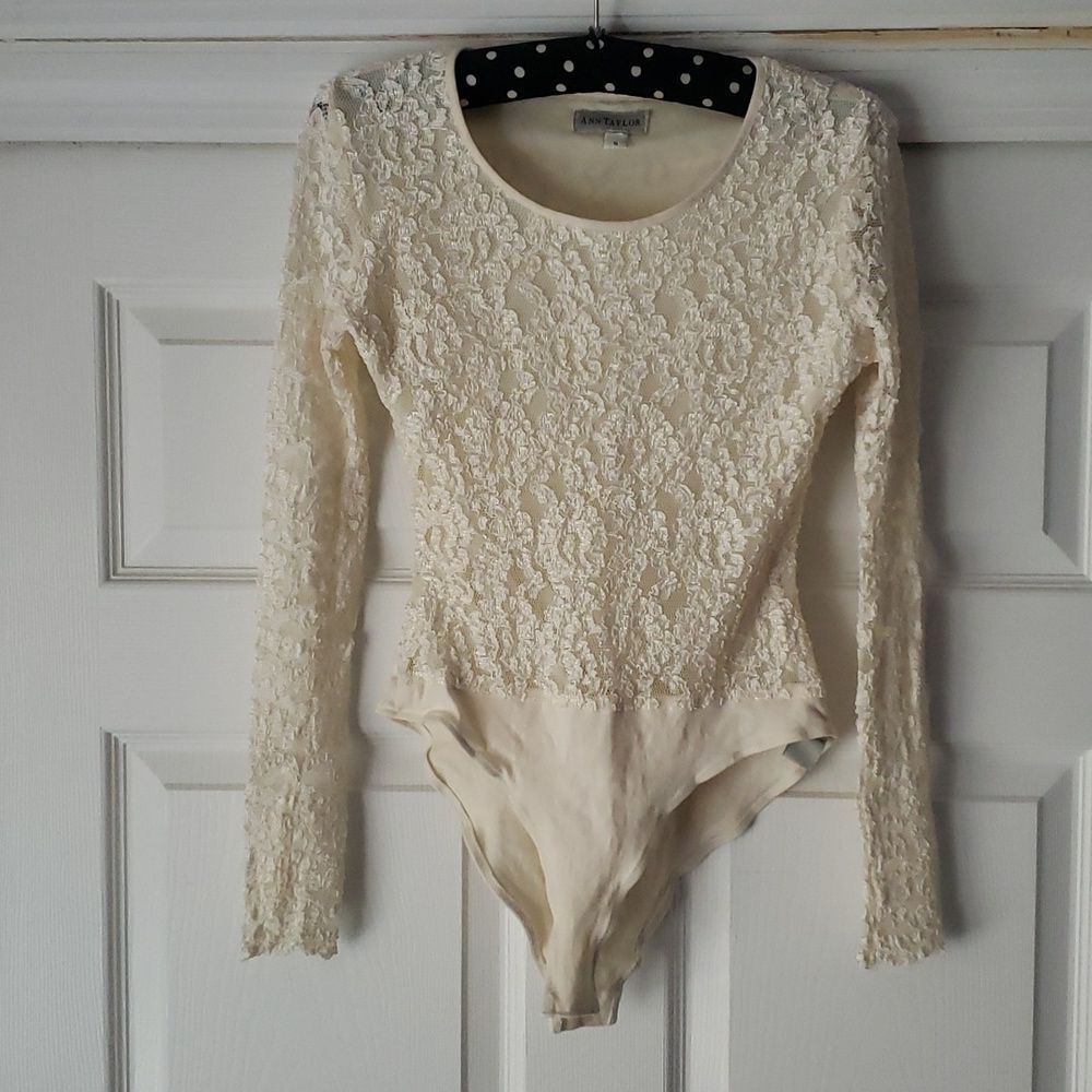 ANN TAYLOR Lace Bodysuit